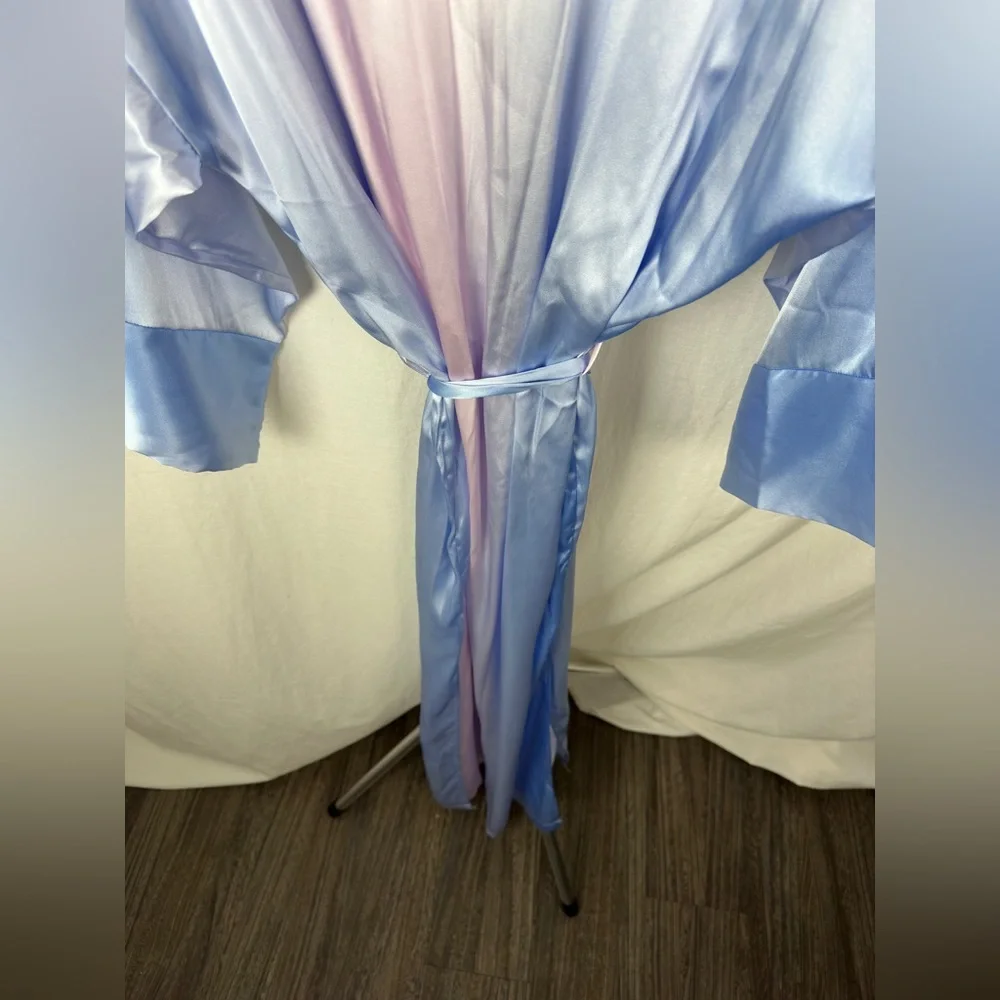 In Bloom By Jonquil Pink & Blue Ombré Satin Robe Size Medium/Large (8-14) NWT - Picture 9 of 15